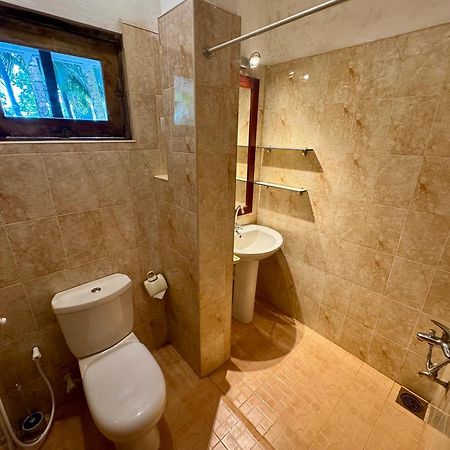 Brinkhouse Guesthouse , Unawatuna Beach Eksteriør billede